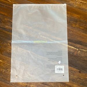 ESSENTIALS Frosted T-Shirt BAG ONLY